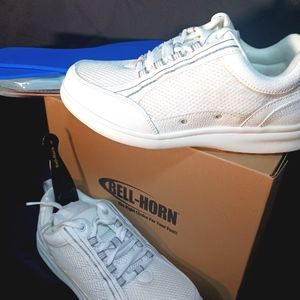 Bell horn diabetic shoes